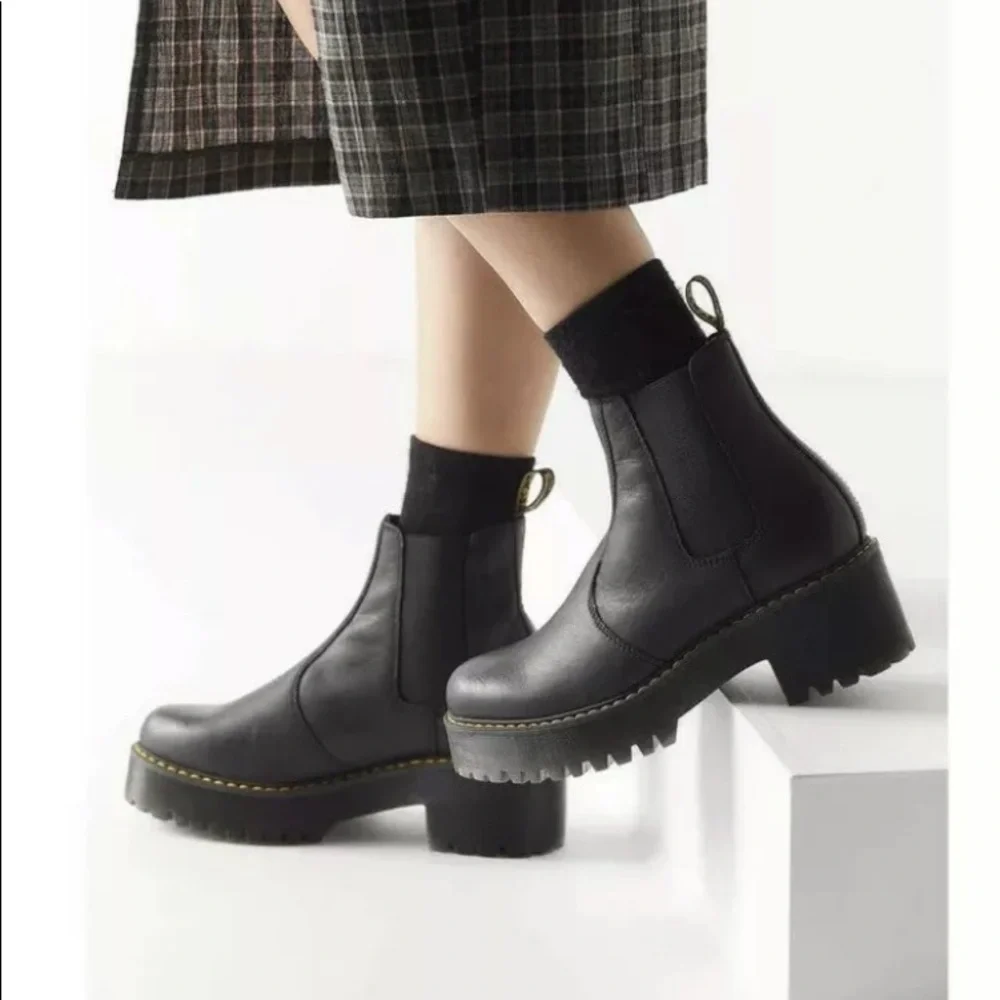 New Dr Martens Rometty Black Boots Size 7, 9